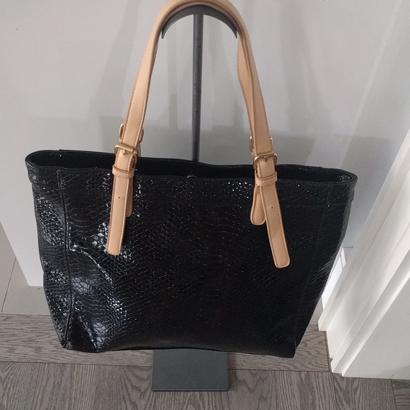 Beautiful Faux leather tote bag 🍀🌸🌸 - Picture 7 of 8